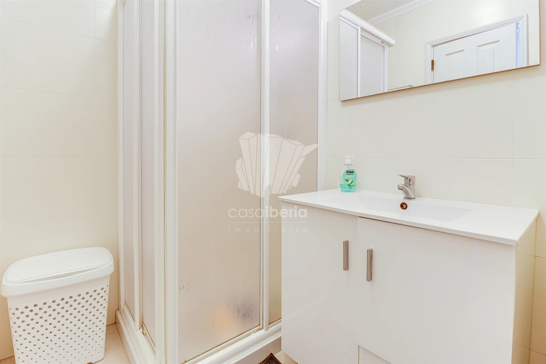 Apartamento T2 para Venda em Quarteira Foto 23