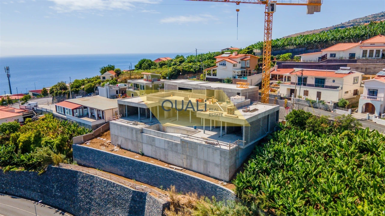 Moradia T3 para Venda em Calheta Foto 1