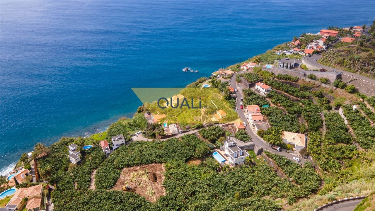 Terreno para Venda em Arco da Calheta Foto 3