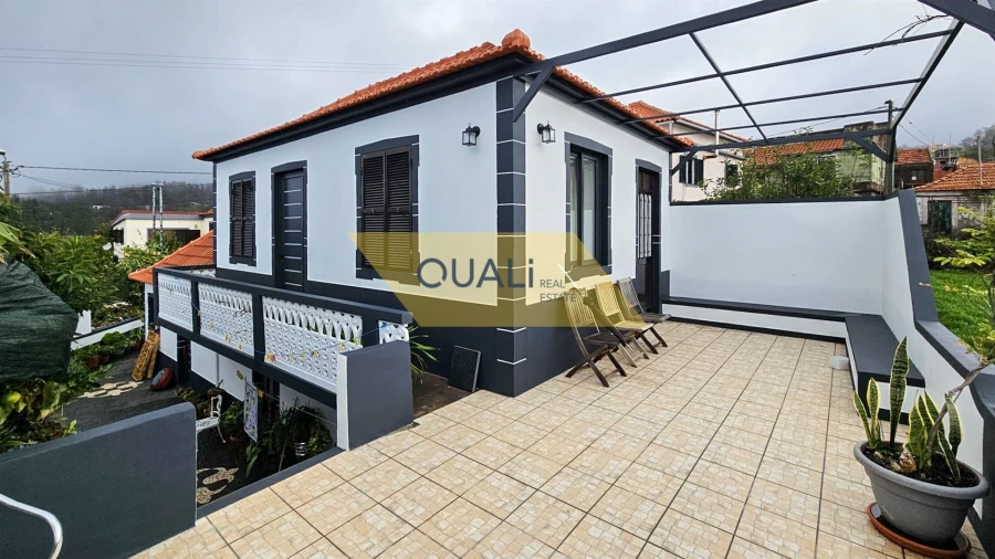 Moradia T5 para Venda em Fajã da Ovelha Foto 4