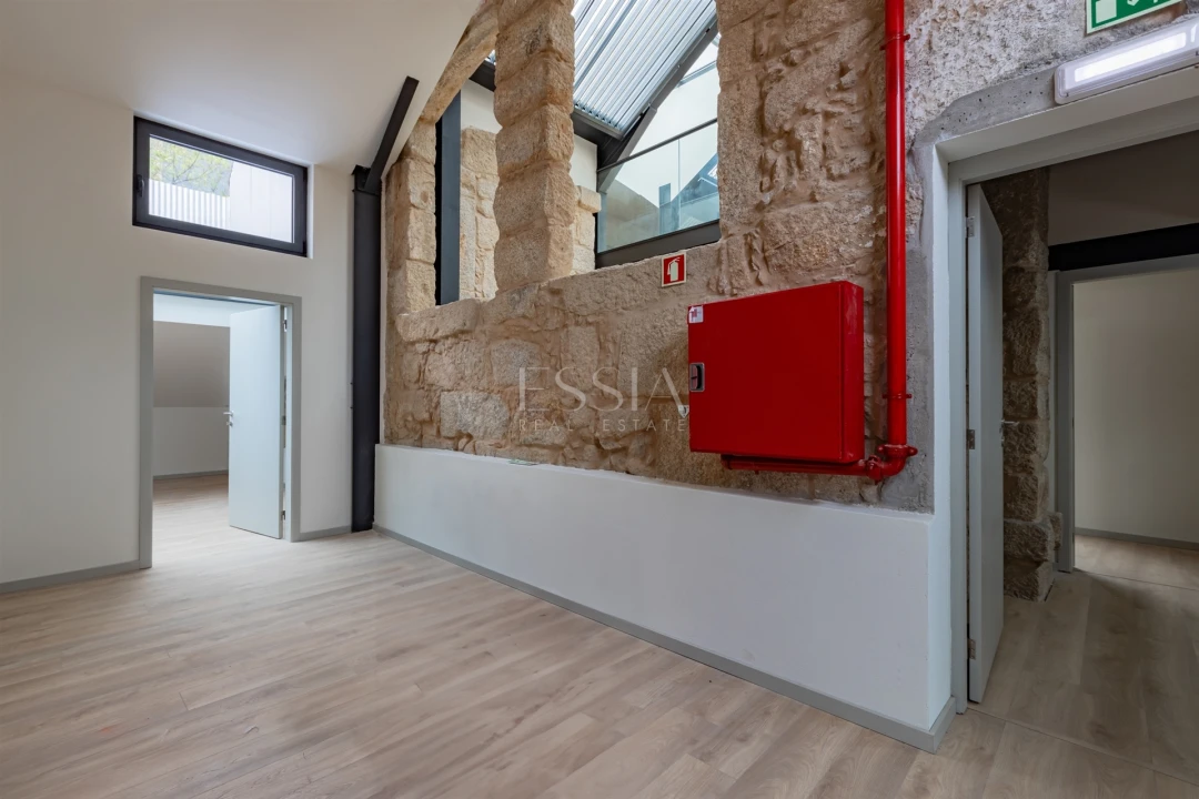 Prédio para Arrendamento em Cedofeita, Santo Ildefonso, Sé, Miragaia, São Nicolau e Vitória Foto 10