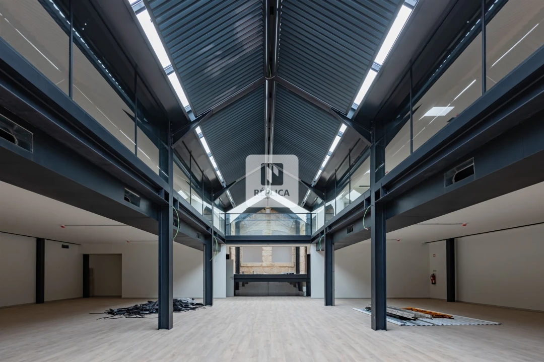 Prédio para Arrendamento em Cedofeita, Santo Ildefonso, Sé, Miragaia, São Nicolau e Vitória Foto 5