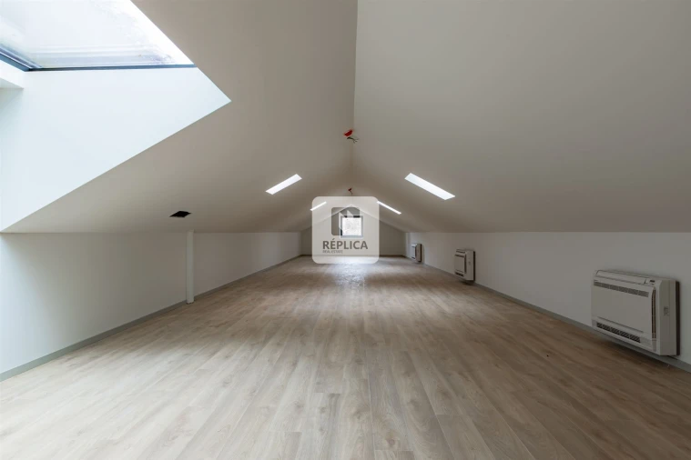 Prédio para Arrendamento em Cedofeita, Santo Ildefonso, Sé, Miragaia, São Nicolau e Vitória Foto 21