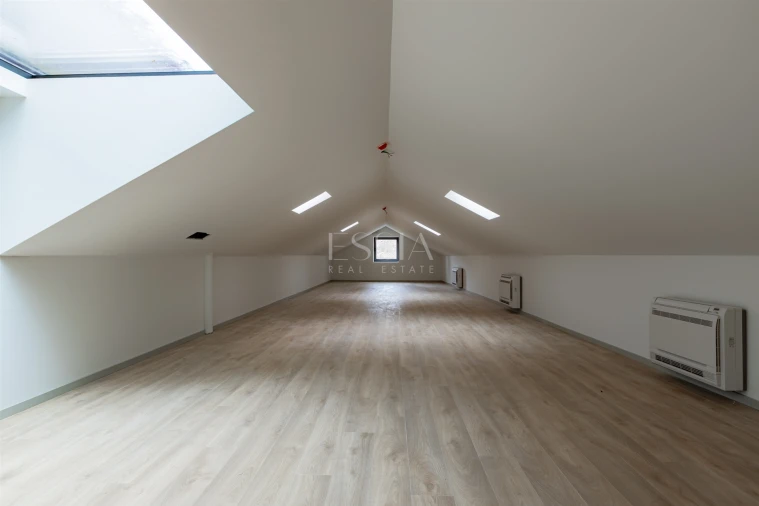 Prédio para Arrendamento em Cedofeita, Santo Ildefonso, Sé, Miragaia, São Nicolau e Vitória Foto 23