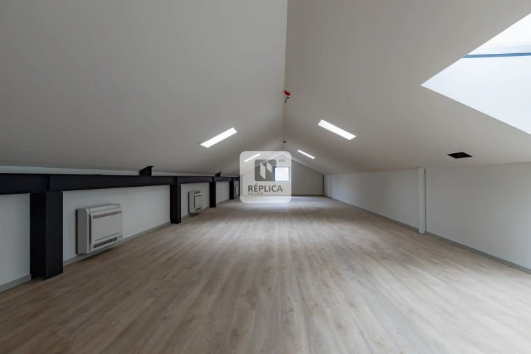 Prédio para Arrendamento em Cedofeita, Santo Ildefonso, Sé, Miragaia, São Nicolau e Vitória Foto 14