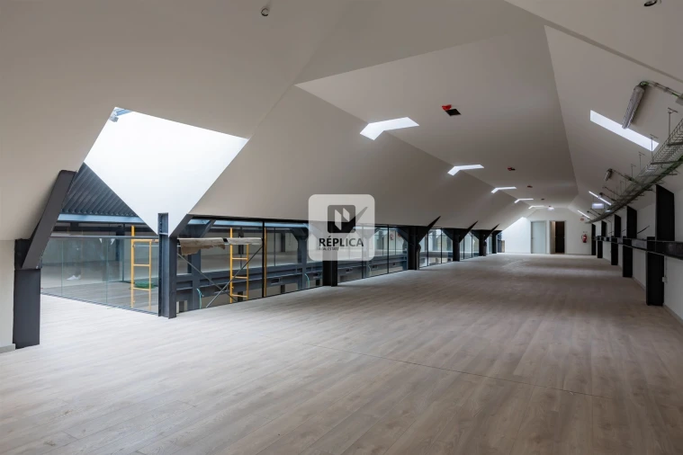 Prédio para Arrendamento em Cedofeita, Santo Ildefonso, Sé, Miragaia, São Nicolau e Vitória Foto 30