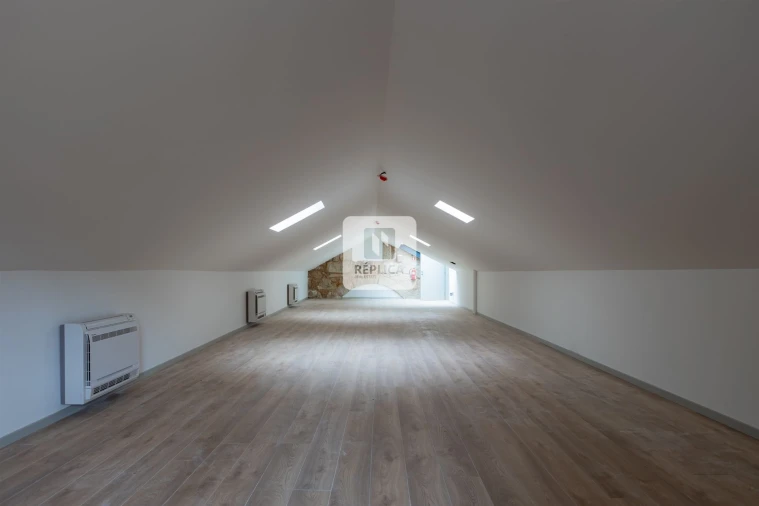 Prédio para Arrendamento em Cedofeita, Santo Ildefonso, Sé, Miragaia, São Nicolau e Vitória Foto 22