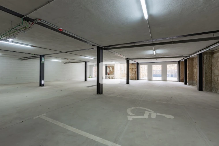 Prédio para Arrendamento em Cedofeita, Santo Ildefonso, Sé, Miragaia, São Nicolau e Vitória Foto 34