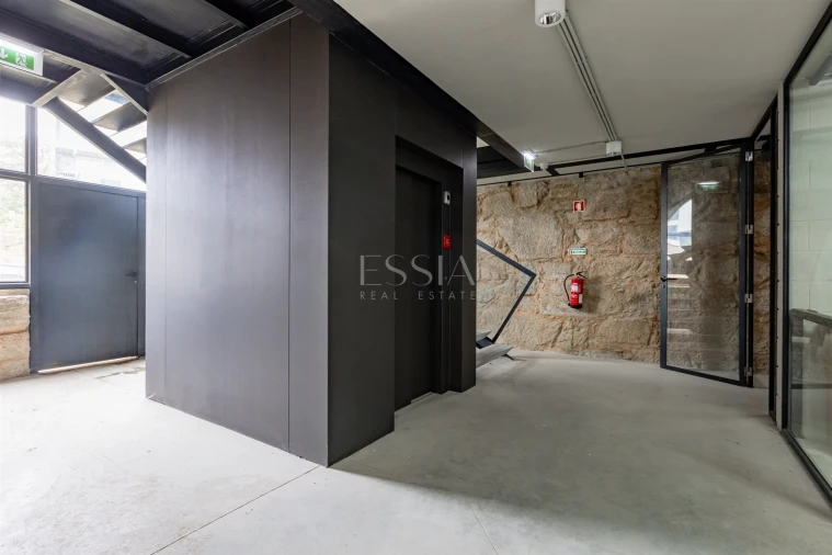 Prédio para Arrendamento em Cedofeita, Santo Ildefonso, Sé, Miragaia, São Nicolau e Vitória Foto 11