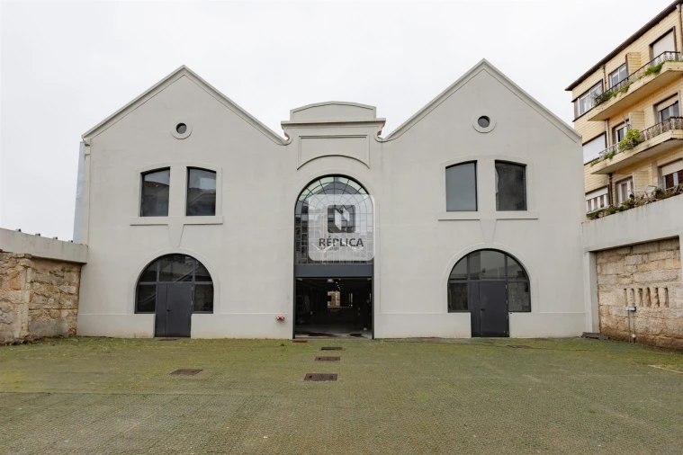 Prédio para Arrendamento em Cedofeita, Santo Ildefonso, Sé, Miragaia, São Nicolau e Vitória Foto 4