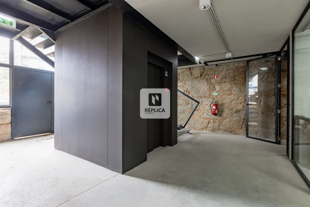 Prédio para Arrendamento em Cedofeita, Santo Ildefonso, Sé, Miragaia, São Nicolau e Vitória Foto 8