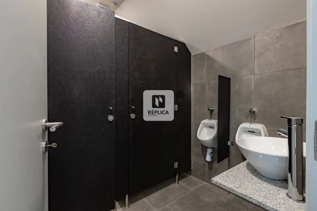 Prédio para Arrendamento em Cedofeita, Santo Ildefonso, Sé, Miragaia, São Nicolau e Vitória Foto 26