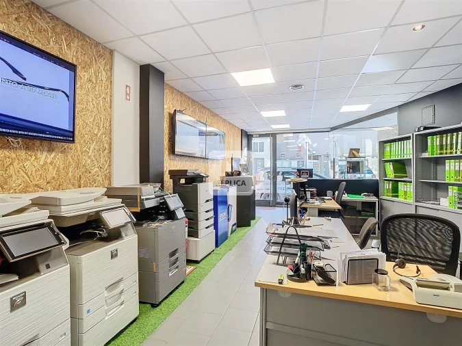 Escritório para Venda em Lordelo do Ouro e Massarelos Foto 6