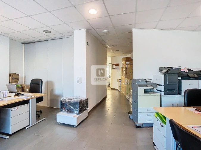 Escritório para Venda em Lordelo do Ouro e Massarelos Foto 9