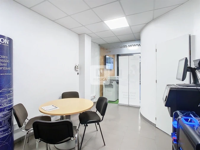 Escritório para Venda em Lordelo do Ouro e Massarelos Foto 8