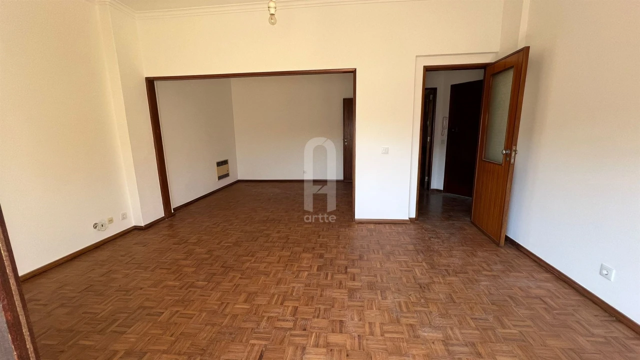 Prédio para Venda em Almada, Cova da Piedade, Pragal e Cacilhas Foto 2