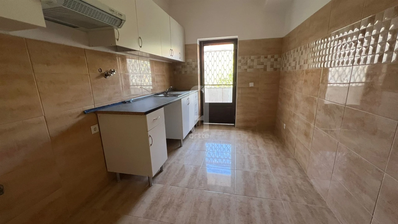 Prédio para Venda em Almada, Cova da Piedade, Pragal e Cacilhas Foto 8