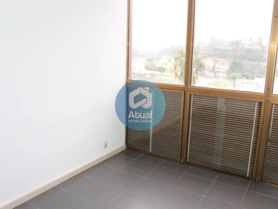 Loja para Arrendamento em Caldas de Vizela (São Miguel e São João) Foto 5