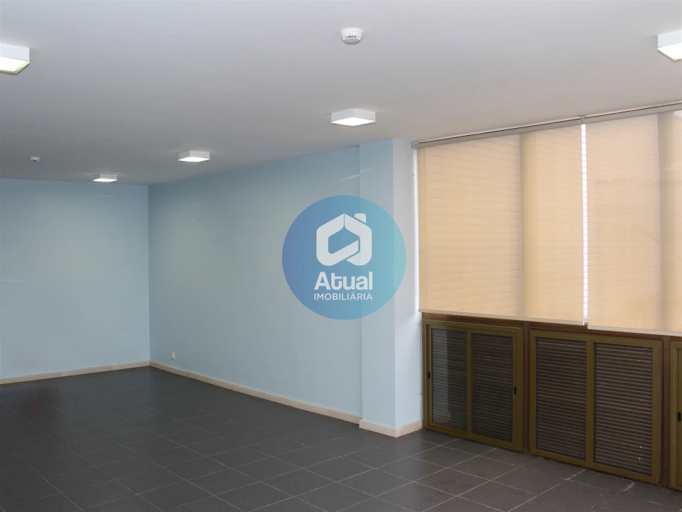 Escritório para Arrendamento em Caldas de Vizela (São Miguel e São João) Foto 4