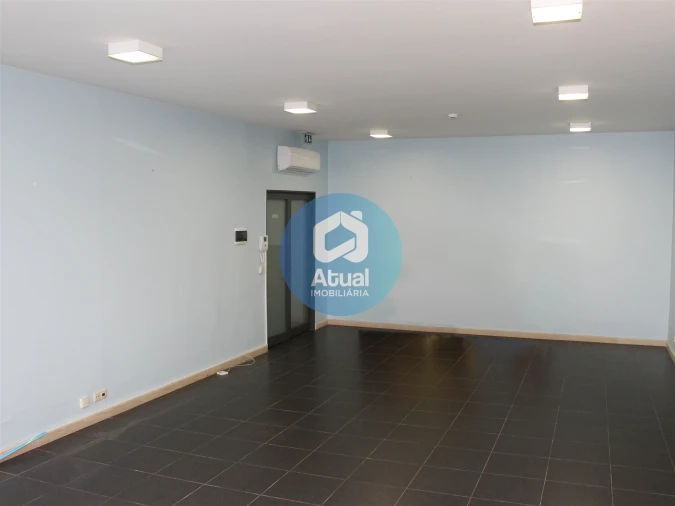 Escritório para Arrendamento em Caldas de Vizela (São Miguel e São João) Foto 5