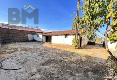 Quinta T0 para Venda em Escalos de Baixo e Mata