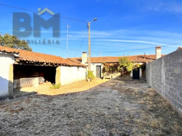 Quinta T0 para Venda em Escalos de Baixo e Mata