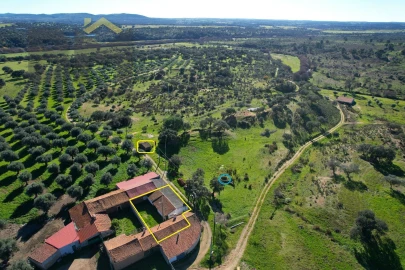 Quinta T0 para Venda em Escalos de Baixo e Mata