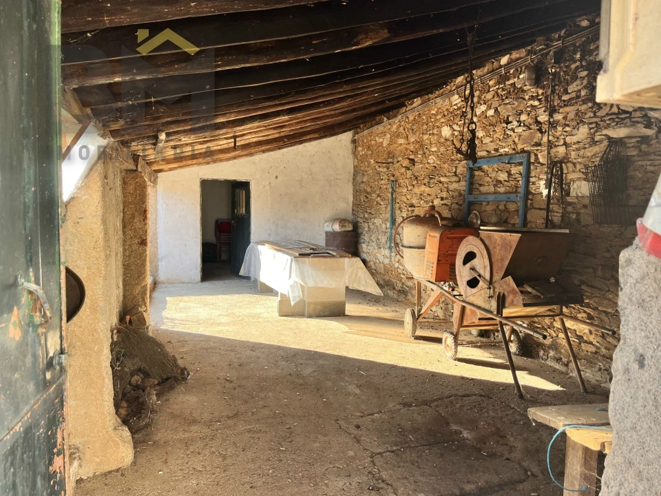 Quinta T0 para Venda em Escalos de Baixo e Mata Foto 16