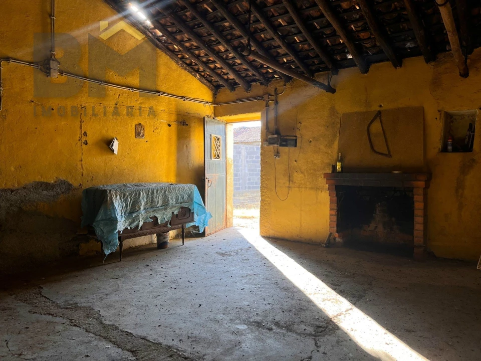 Quinta T0 para Venda em Escalos de Baixo e Mata Foto 11