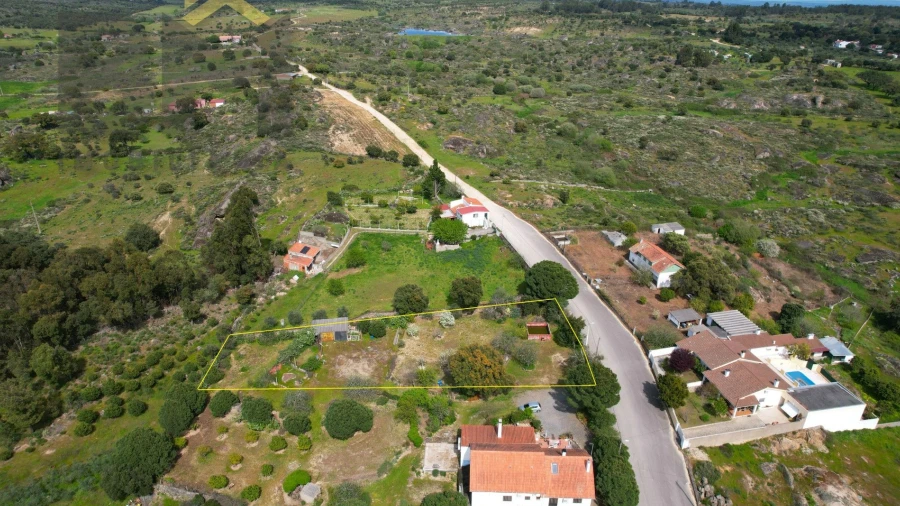 Terreno para Venda em Escalos de Baixo e Mata