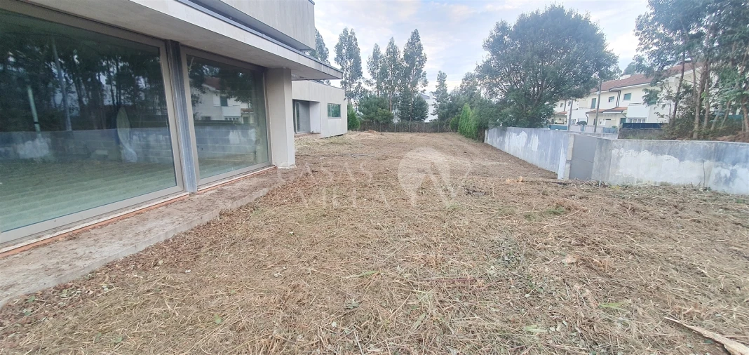 Moradia T3 para Venda em Fiães Foto 34