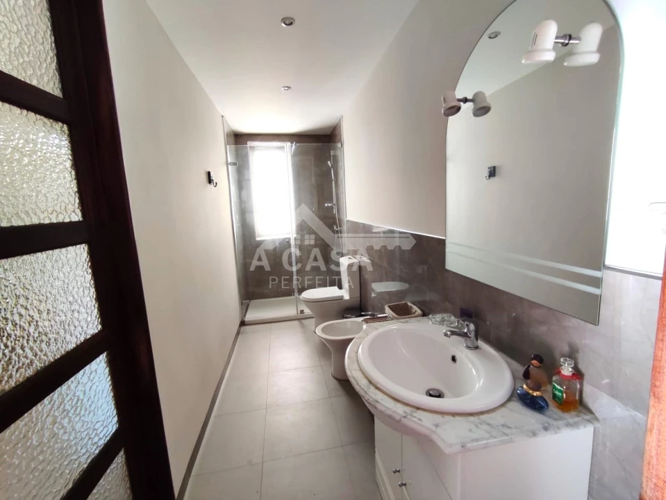 Apartamento T6 para Venda em São João da Madeira Foto 13