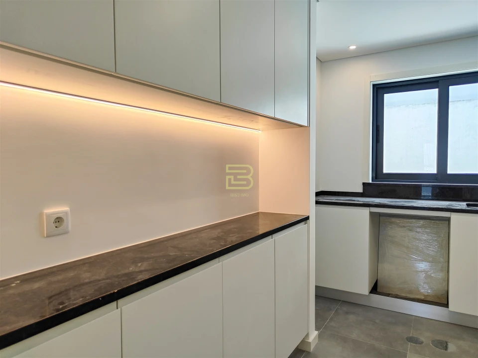 Apartamento T3 para Venda em Mafamude e Vilar do Paraíso Foto 9