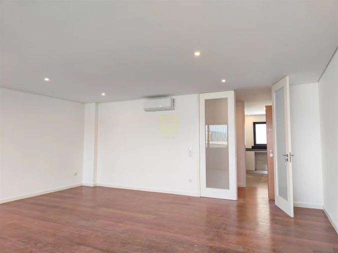 Apartamento T3 para Venda em Mafamude e Vilar do Paraíso Foto 7