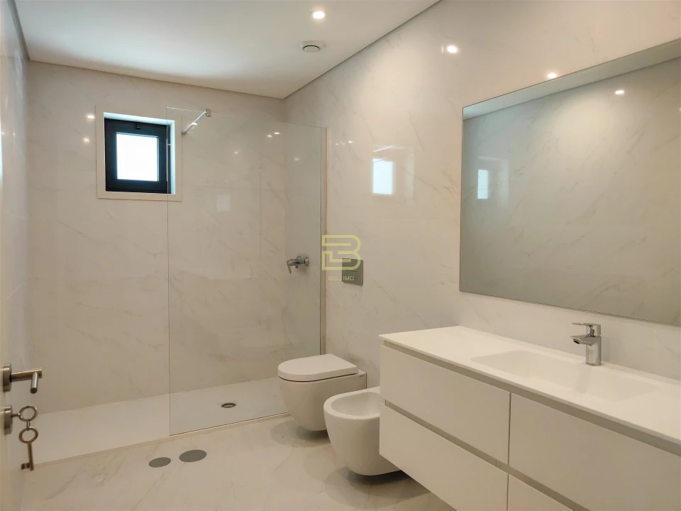 Apartamento T3 para Venda em Mafamude e Vilar do Paraíso Foto 1