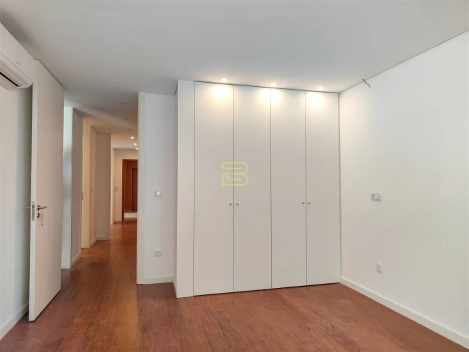 Apartamento T3 para Venda em Mafamude e Vilar do Paraíso Foto 17