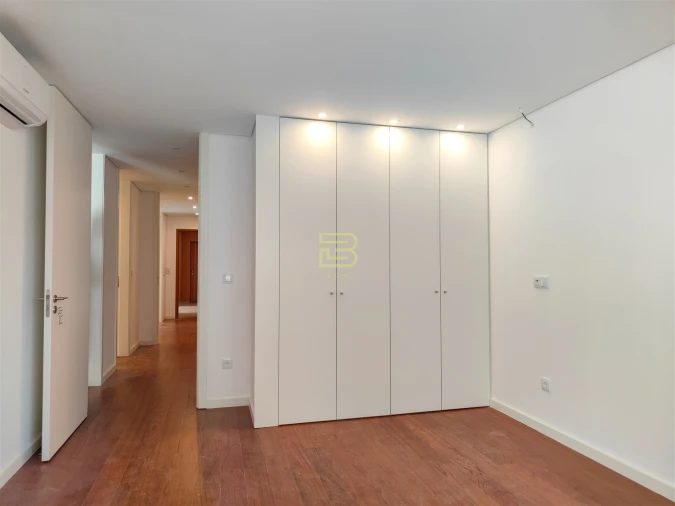 Apartamento T3 para Venda em Mafamude e Vilar do Paraíso Foto 15