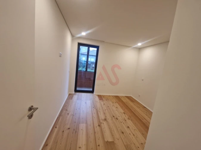 Apartamento T2 para Venda em Creixomil Foto 9