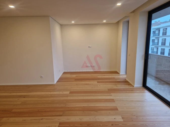 Apartamento T2 para Venda em Creixomil Foto 5