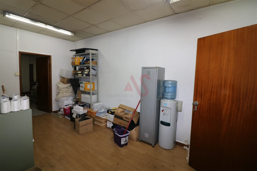 Armazém para Venda em Caldas de Vizela (São Miguel e São João) Foto 11