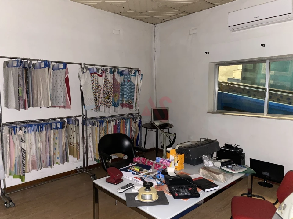 Armazém para Venda em Caldas de Vizela (São Miguel e São João) Foto 10