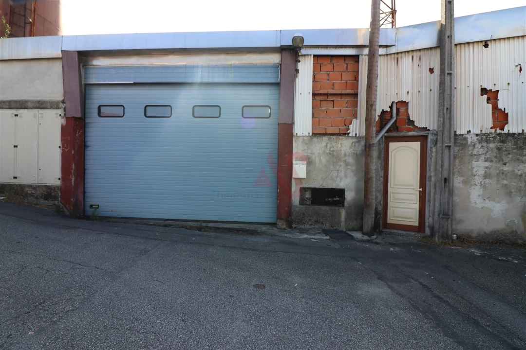 Armazém para Venda em Caldas de Vizela (São Miguel e São João) Foto 1