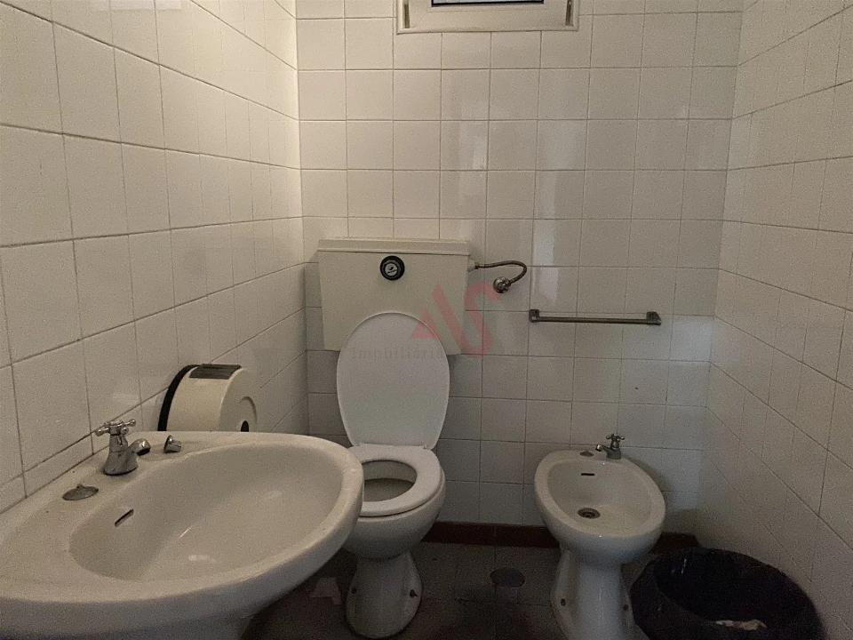 Armazém para Venda em Caldas de Vizela (São Miguel e São João) Foto 15