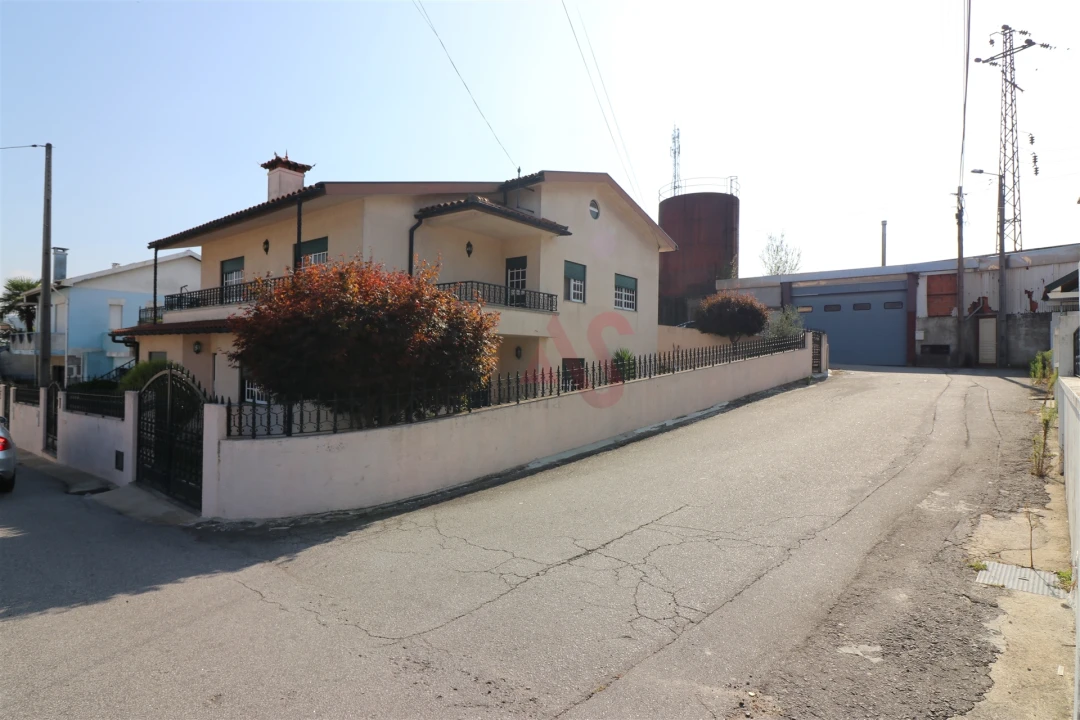 Armazém para Venda em Caldas de Vizela (São Miguel e São João) Foto 17