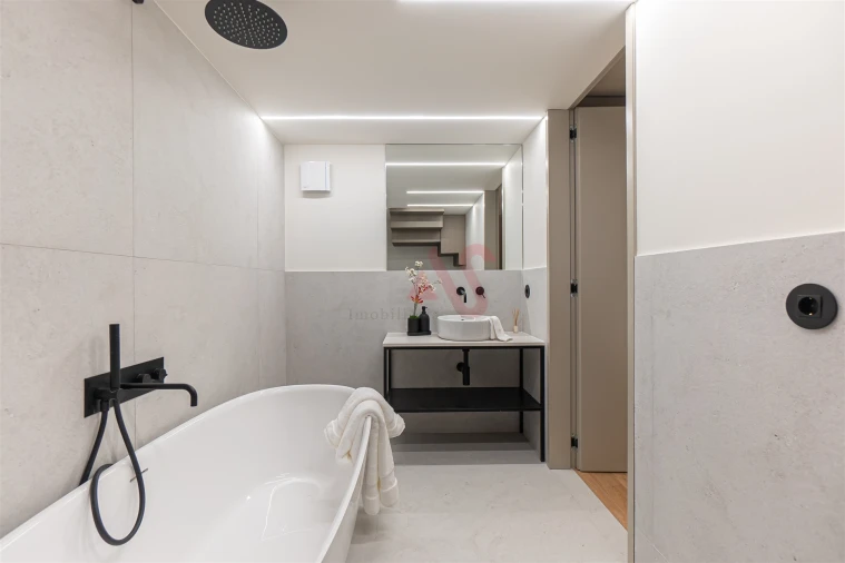 Apartamento T1 para Venda em Cedofeita, Santo Ildefonso, Sé, Miragaia, São Nicolau e Vitória Foto 6