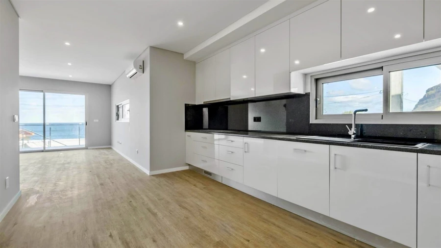 Moradia T4 para Venda em Paul do Mar Foto 12