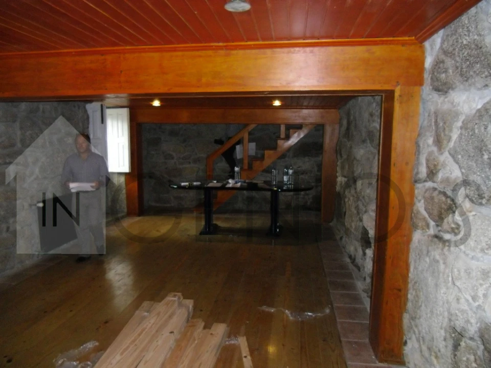 Moradia T0 para Venda em Landim Foto 11