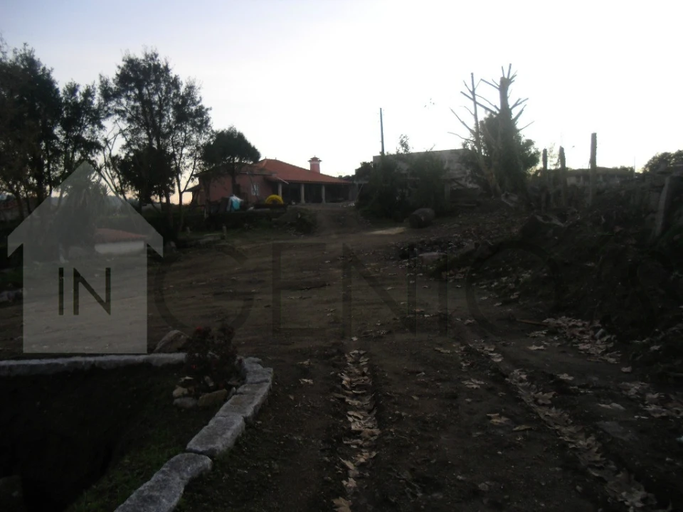 Moradia T0 para Venda em Landim Foto 38