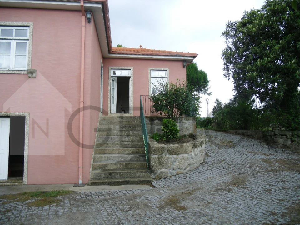 Moradia T0 para Venda em Landim Foto 14