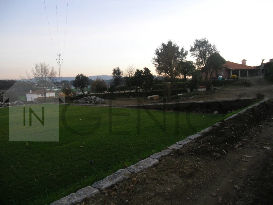 Moradia T0 para Venda em Landim Foto 37